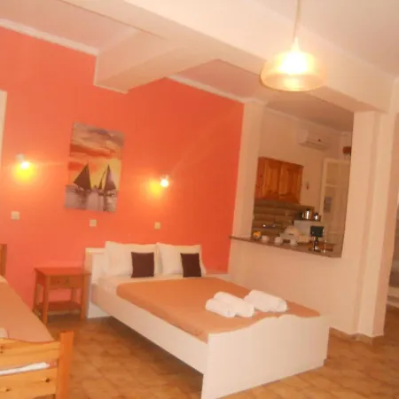 Elli Marina And Lejlighedshotel Mpenitses