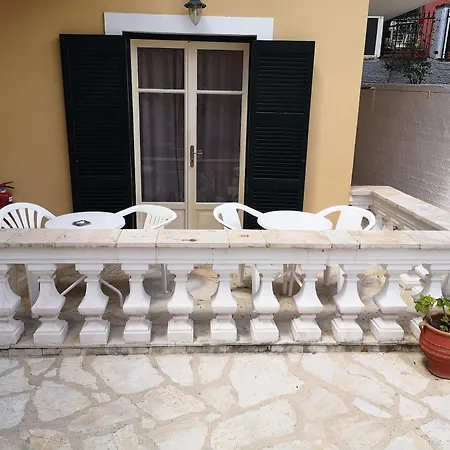 Lejlighedshotel Elli Marina And